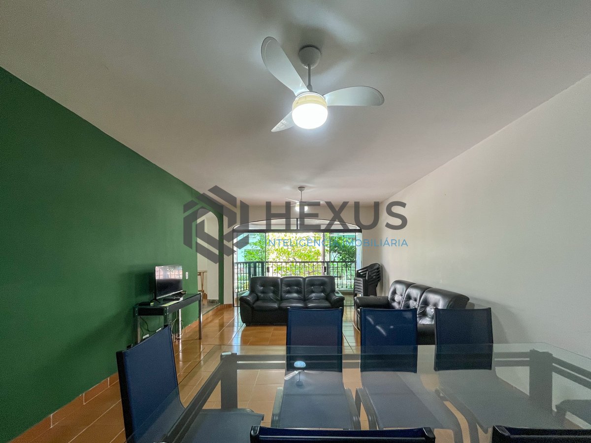 Foto 2 de Apartamento com varanda e vista mar na quadra mar da Praia das Pitangueiras, Guaruja