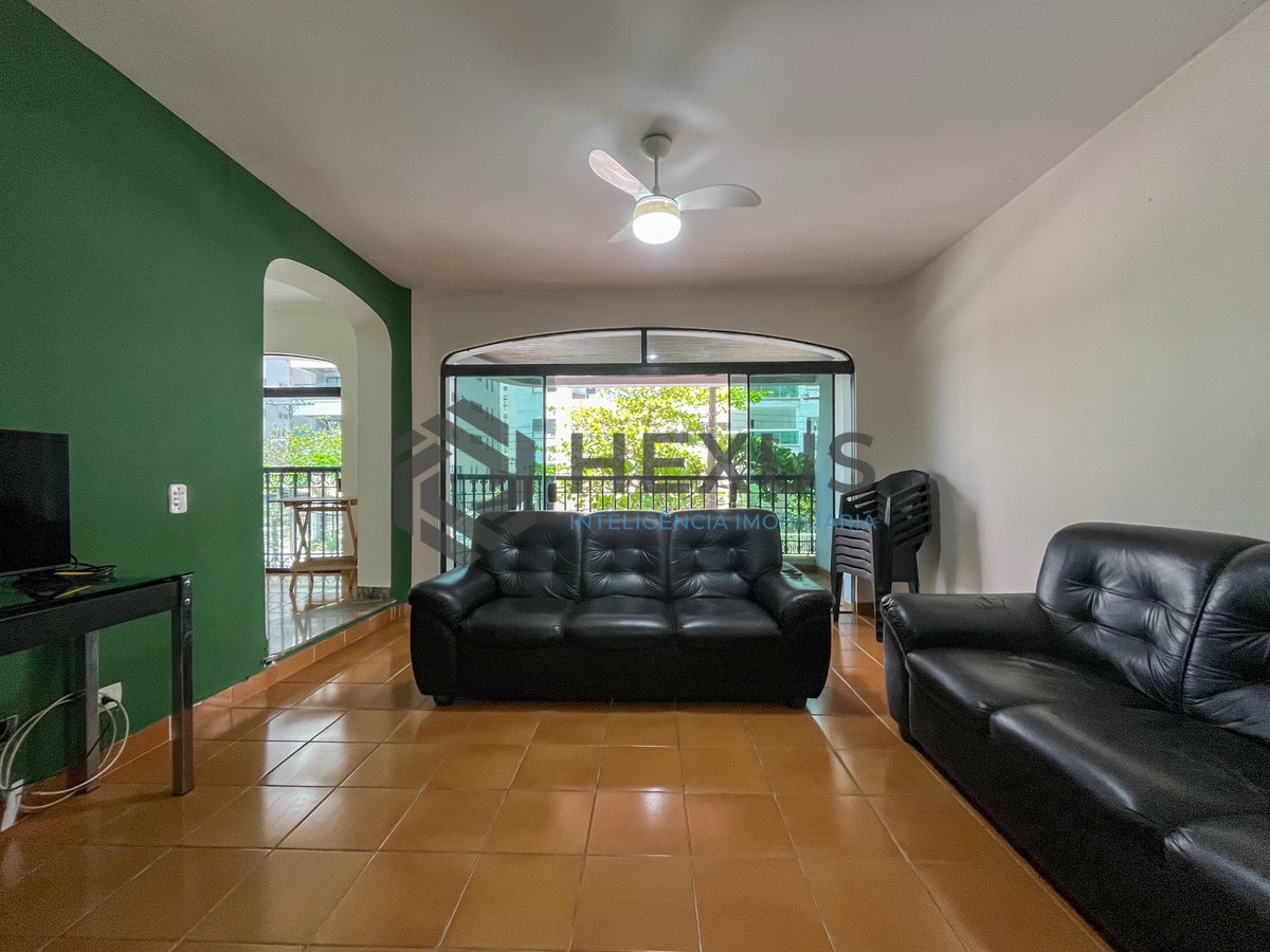 Foto 4 de Apartamento com varanda e vista mar na quadra mar da Praia das Pitangueiras, Guaruja