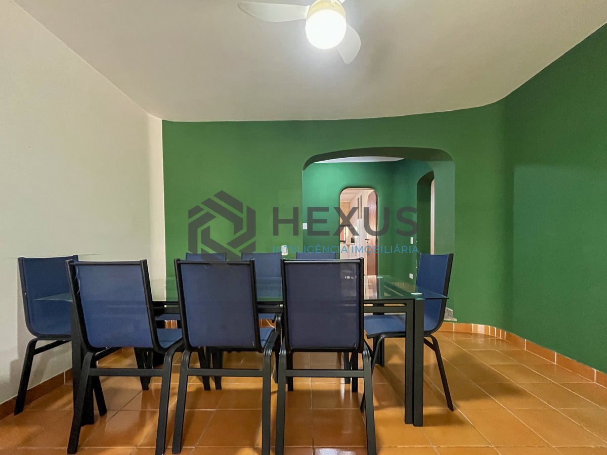 Foto 5 de Apartamento com varanda e vista mar na quadra mar da Praia das Pitangueiras, Guaruja