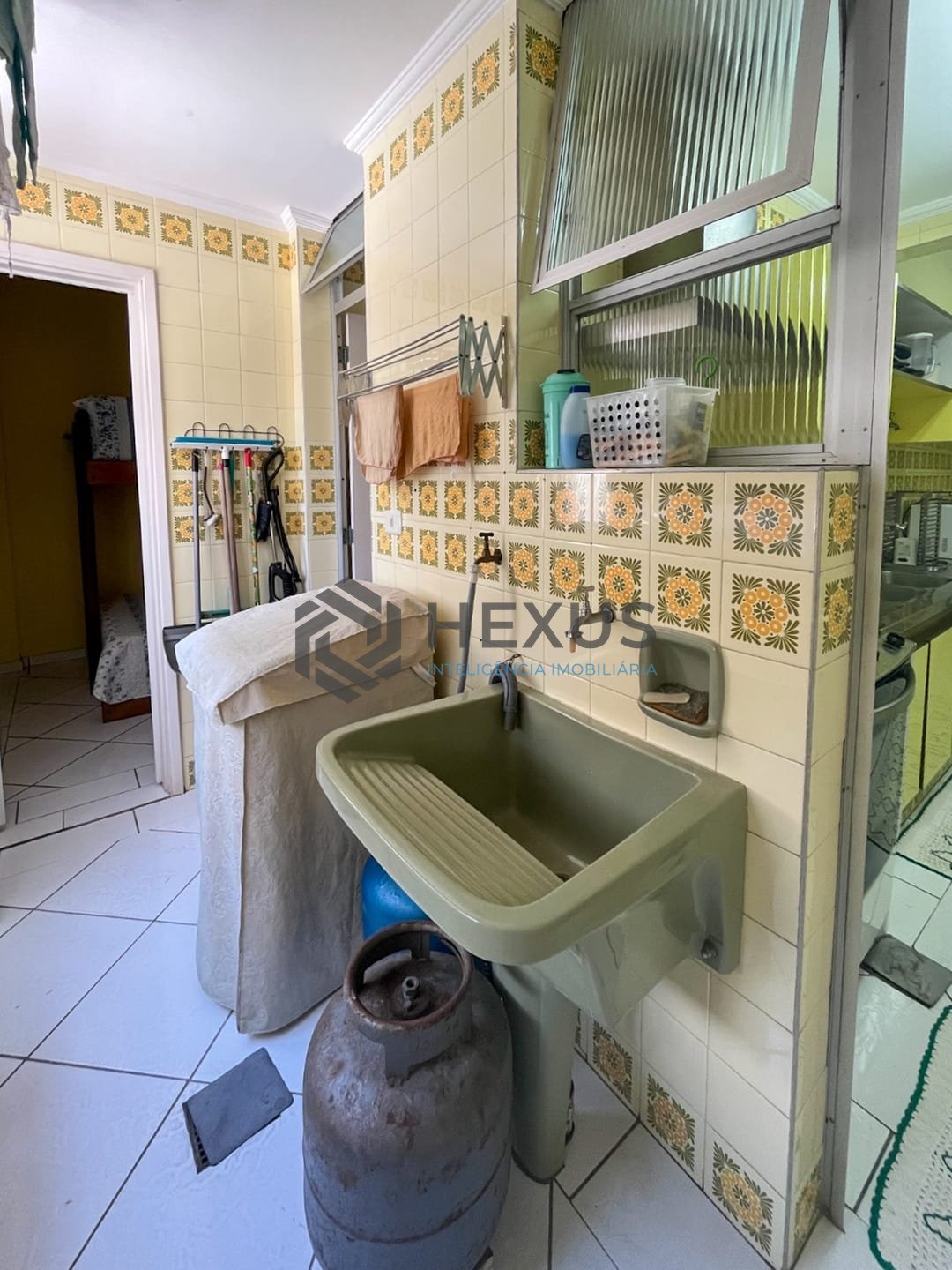 Foto 25 de Apartamento com varanda e vista mar na beira mar da Praia das Pitangueiras, Guaruja