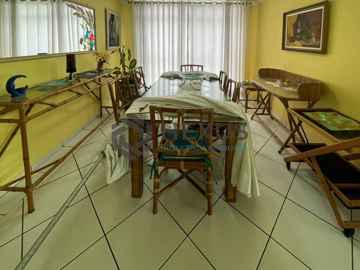 Foto 6 de Apartamento com varanda e vista mar na beira mar da Praia das Pitangueiras, Guaruja
