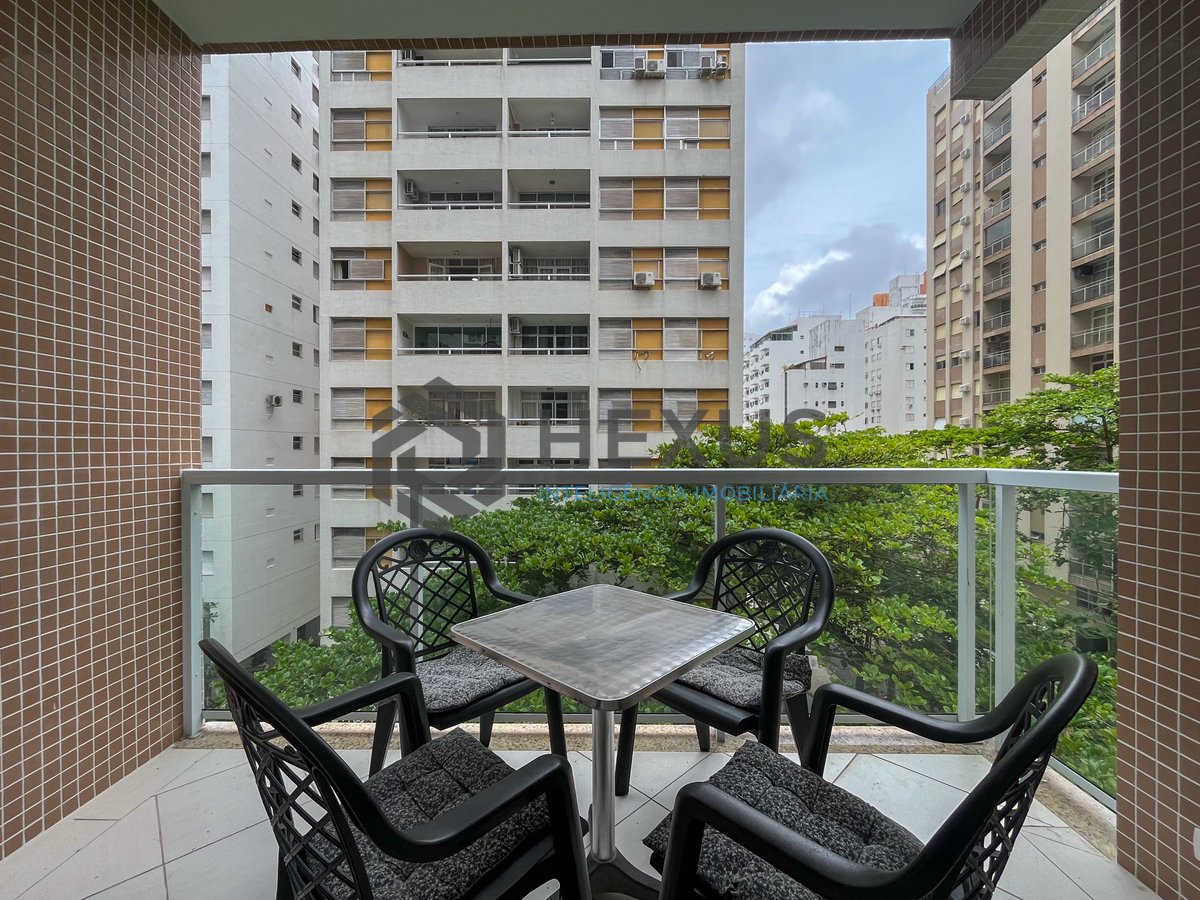 Foto 12 de Apartamento com varanda e vista mar na quadra mar da Praia das Pitangueiras, Guaruja
