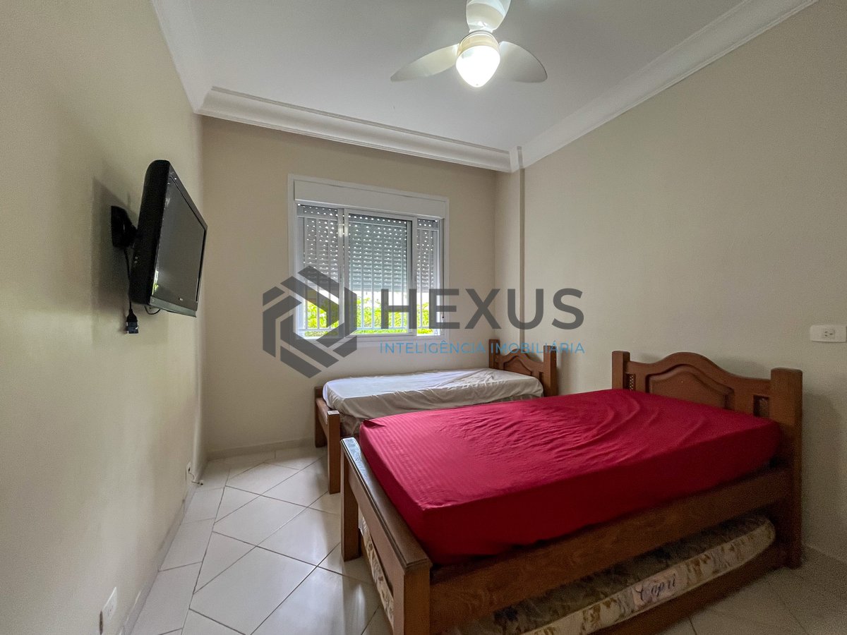 Foto 17 de Apartamento com varanda e vista mar na quadra mar da Praia das Pitangueiras, Guaruja