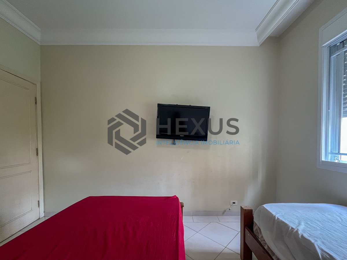 Foto 18 de Apartamento com varanda e vista mar na quadra mar da Praia das Pitangueiras, Guaruja