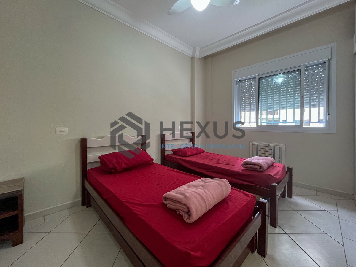 Foto 21 de Apartamento com varanda e vista mar na quadra mar da Praia das Pitangueiras, Guaruja
