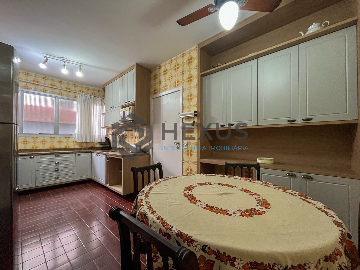 Foto 19 de Apartamento com varanda e lazer na Praia das Pitangueiras, Guaruja