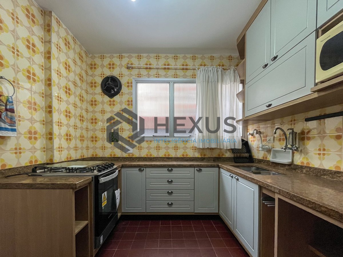 Foto 20 de Apartamento com varanda e lazer na Praia das Pitangueiras, Guaruja