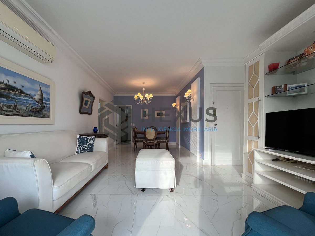 Foto 2 de Apartamento com varanda e lazer na Praia das Pitangueiras, Guaruja