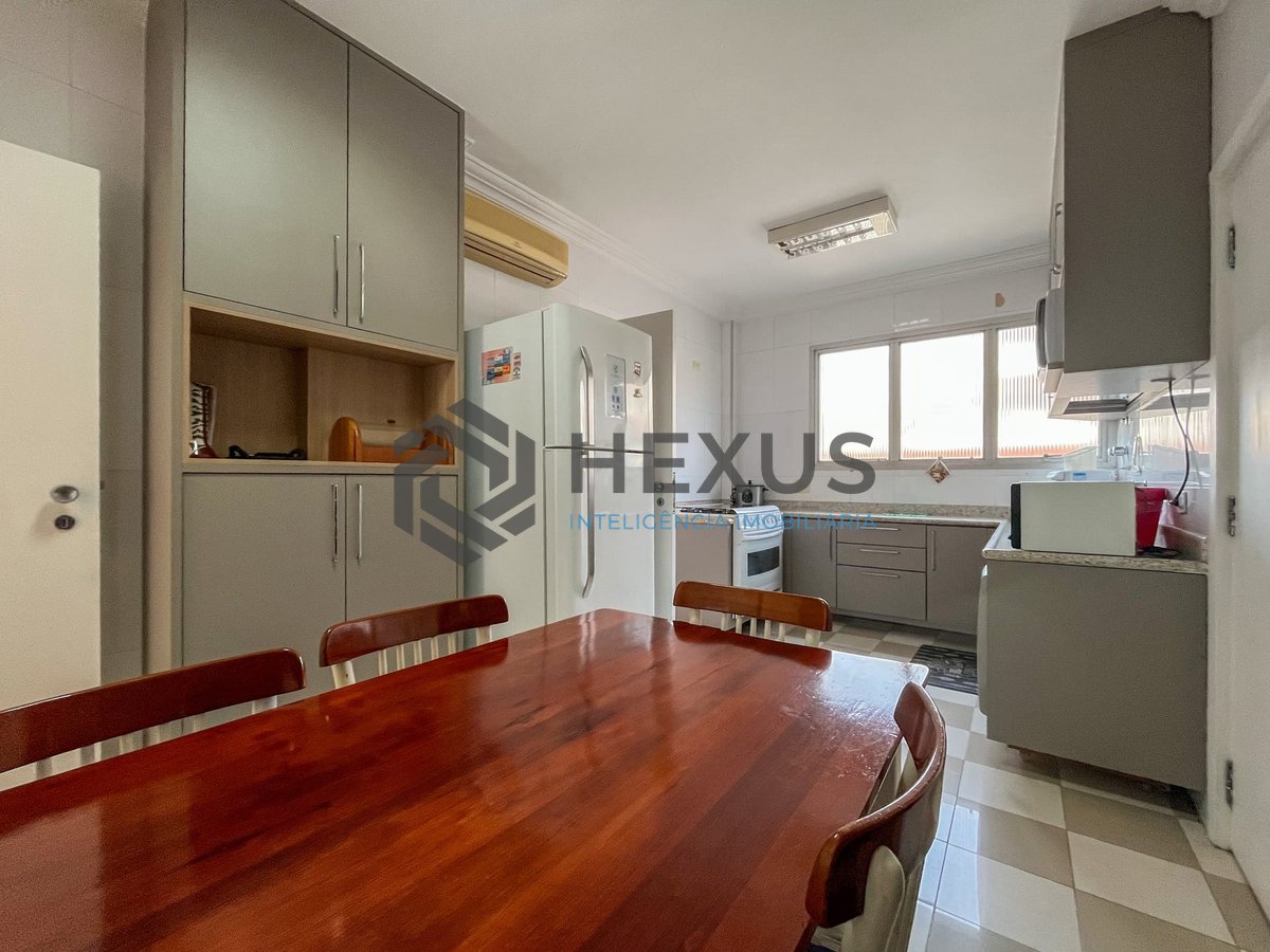 Foto 23 de Apartamento com varanda e lazer na Praia das Pitangueiras, Guaruja