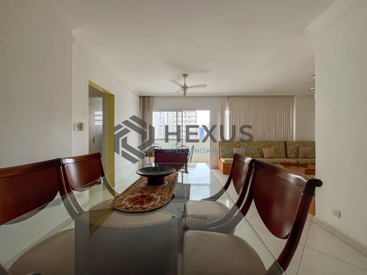 Foto 2 de Apartamento com varanda e vista mar na beira mar da Praia das Pitangueiras, Guaruja