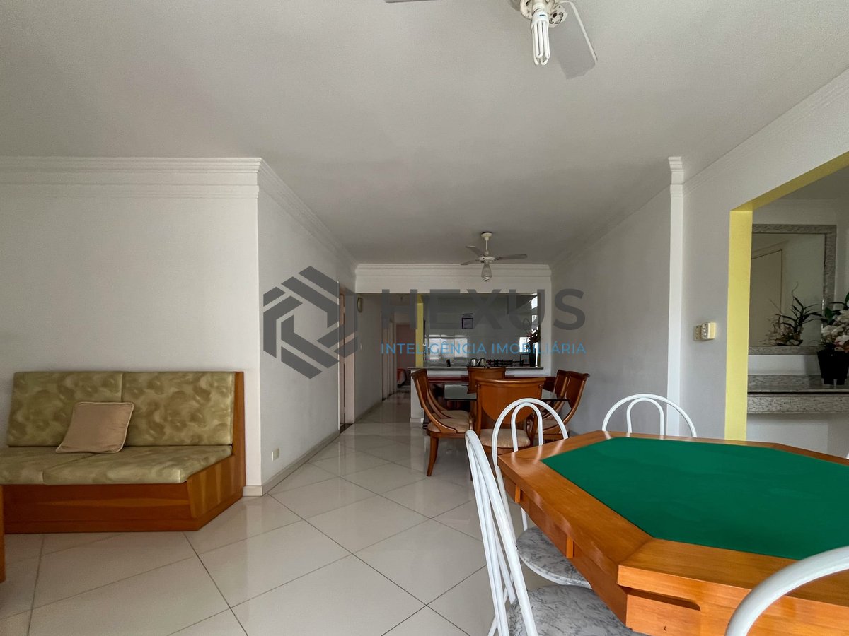 Foto 3 de Apartamento com varanda e vista mar na beira mar da Praia das Pitangueiras, Guaruja