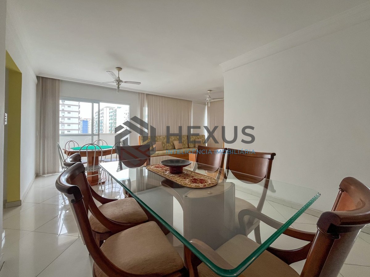 Foto 5 de Apartamento com varanda e vista mar na beira mar da Praia das Pitangueiras, Guaruja