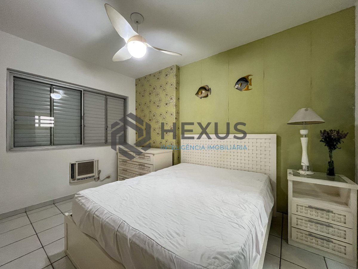 Foto 17 de Apartamento com varanda e vista mar na beira mar da Praia das Pitangueiras, Guaruja