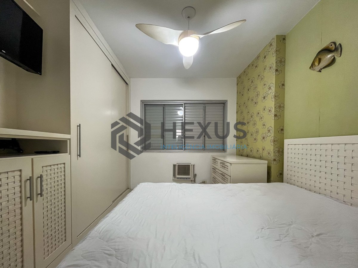 Foto 20 de Apartamento com varanda e vista mar na beira mar da Praia das Pitangueiras, Guaruja