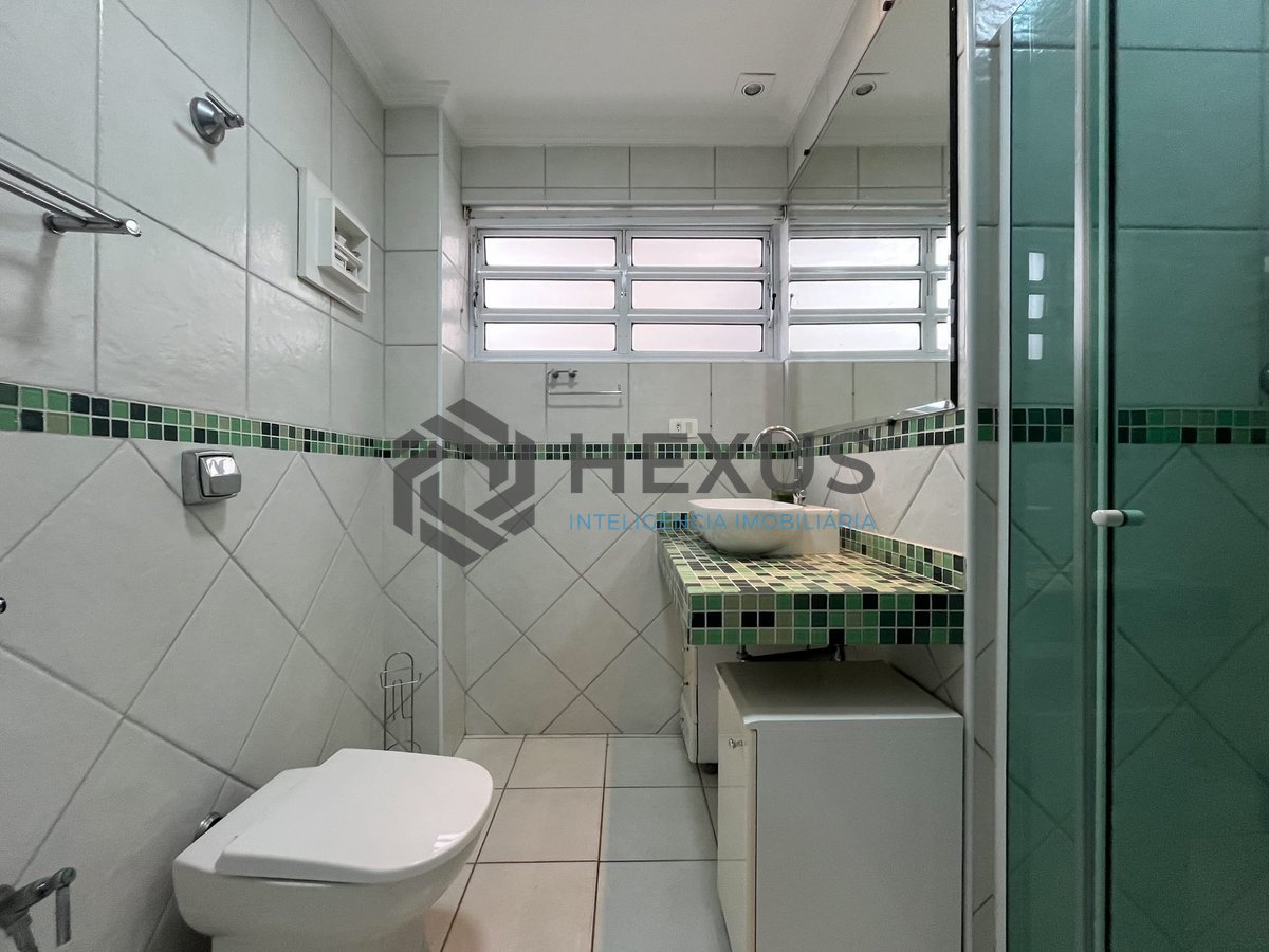 Foto 21 de Apartamento com varanda e vista mar na beira mar da Praia das Pitangueiras, Guaruja
