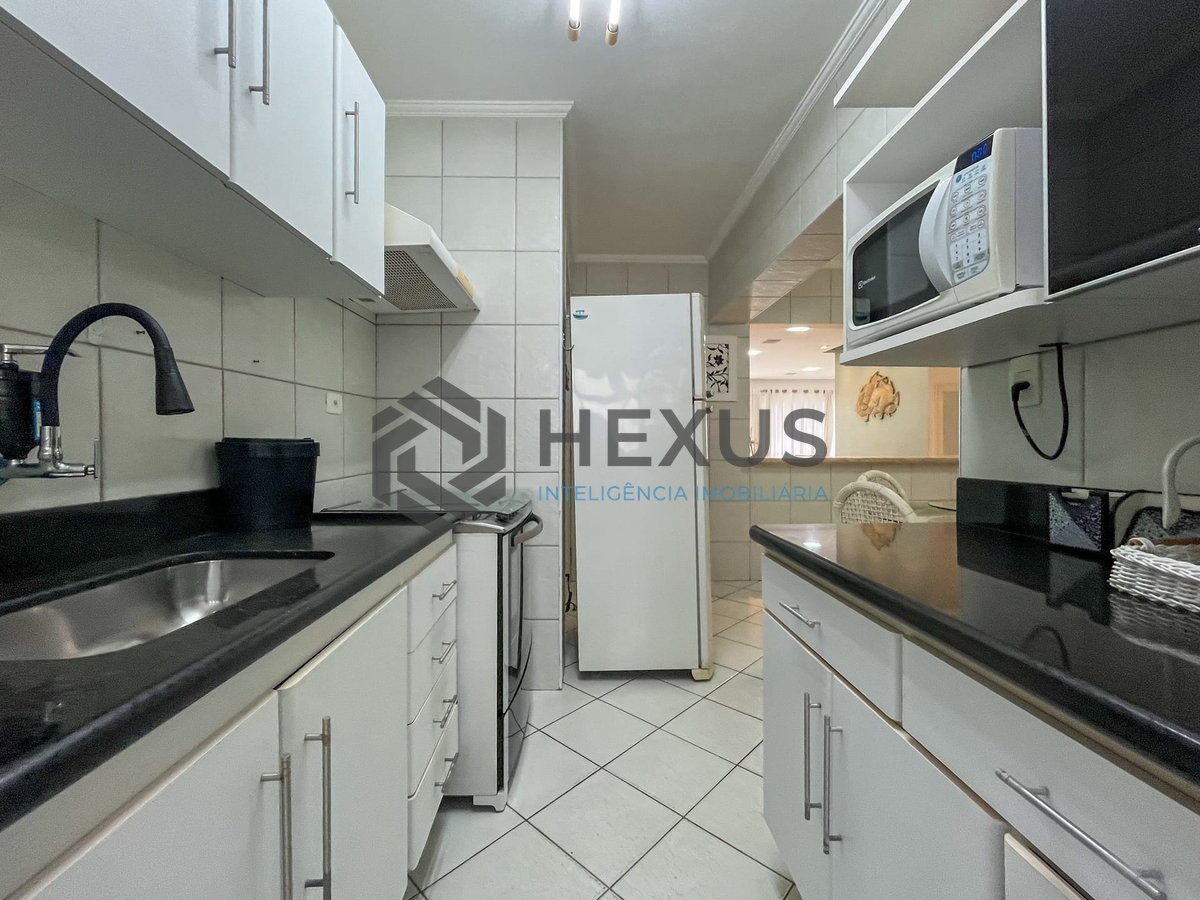 Foto 26 de Apartamento com varanda e vista mar na beira mar da Praia das Pitangueiras, Guaruja