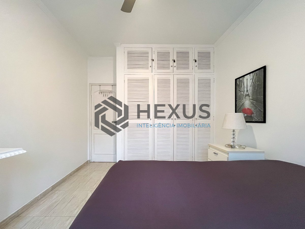 Foto 12 de Apartamento com varanda e lazer a uma quadra da Praia das Pitangueiras, Guaruja
