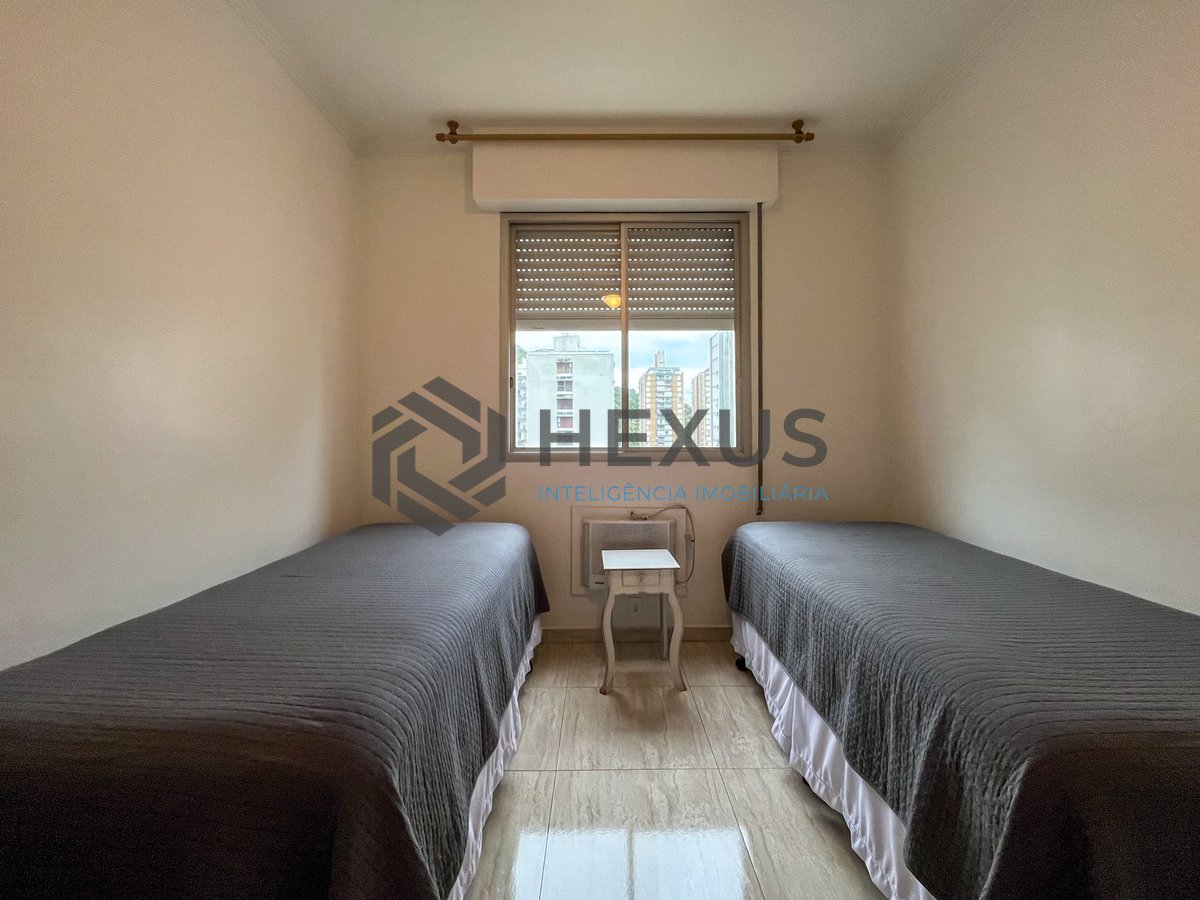 Foto 14 de Apartamento com varanda e lazer a uma quadra da Praia das Pitangueiras, Guaruja