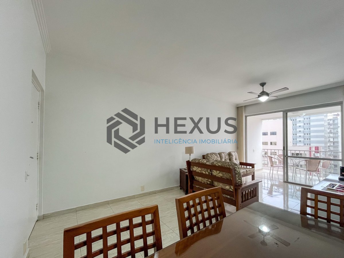 Foto 4 de Apartamento com varanda e lazer a uma quadra da Praia das Pitangueiras, Guaruja