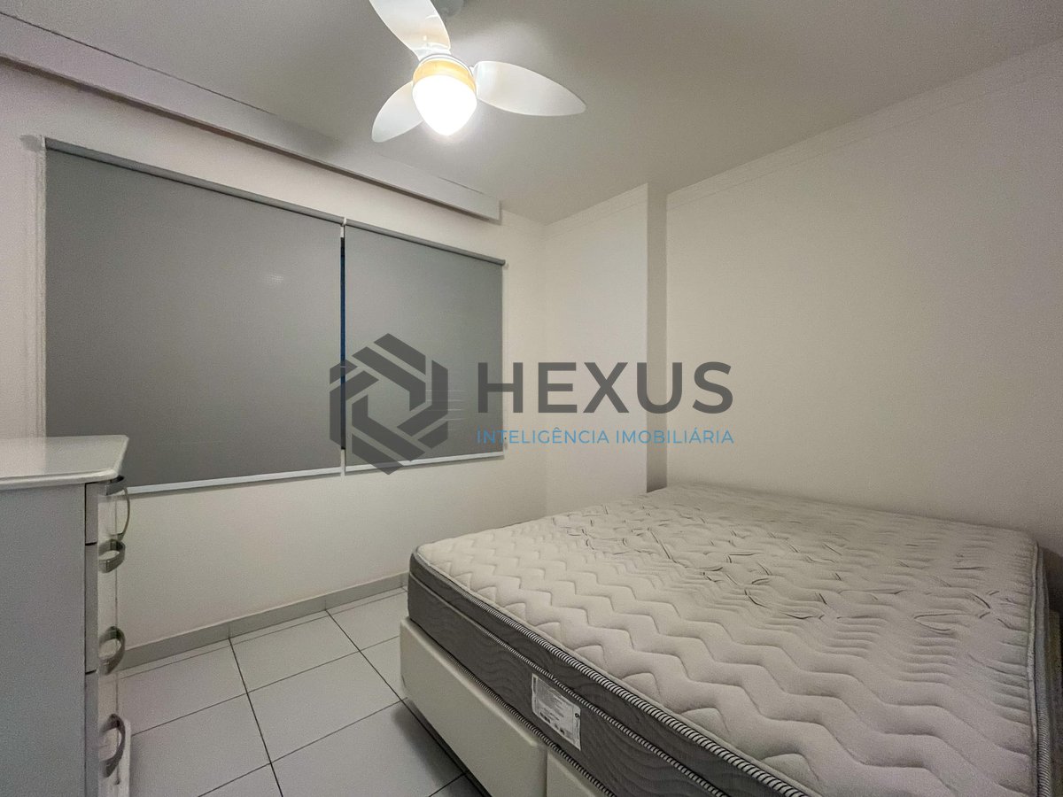 Foto 18 de Apartamento com varanda e vista mar na quadra mar da Praia das Pitangueiras, Guaruja