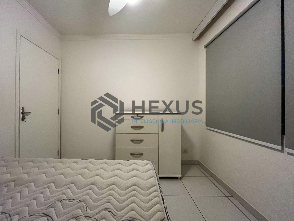 Foto 20 de Apartamento com varanda e vista mar na quadra mar da Praia das Pitangueiras, Guaruja