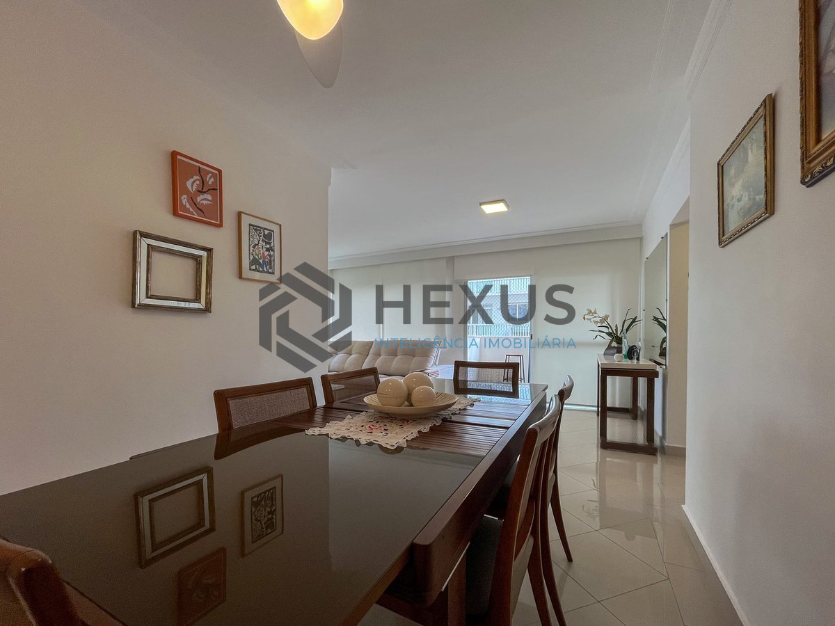 Foto 6 de Apartamento com varanda e vista mar na quadra mar da Praia das Pitangueiras, Guaruja