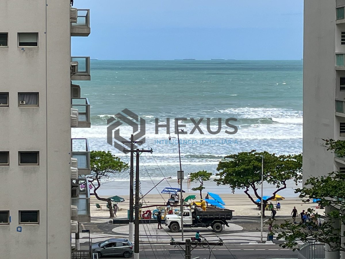 Foto 10 de Apartamento com varanda e vista mar na quadra mar da Praia das Pitangueiras, Guaruja