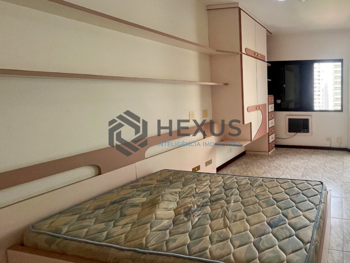 Foto 14 de Apartamento com varanda e lazer completo a duas quadras da Praia das Pitangueiras, Guaruja