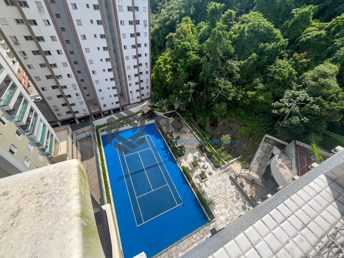 Foto 23 de Apartamento com varanda e lazer completo a duas quadras da Praia das Pitangueiras, Guaruja