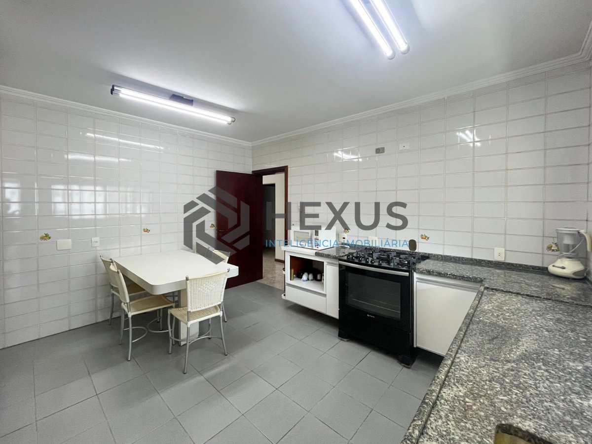 Foto 25 de Apartamento com varanda e lazer completo a duas quadras da Praia das Pitangueiras, Guaruja