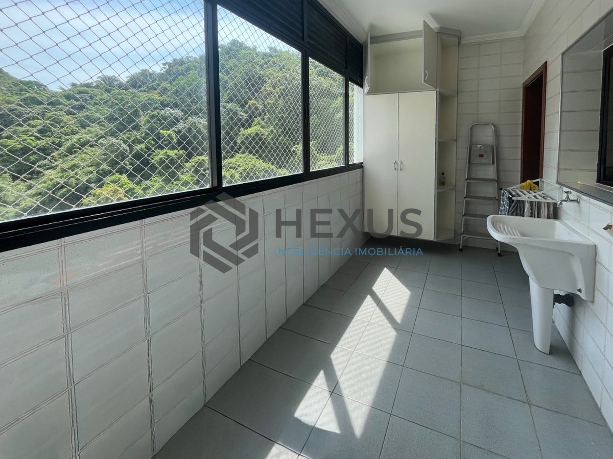 Foto 27 de Apartamento com varanda e lazer completo a duas quadras da Praia das Pitangueiras, Guaruja