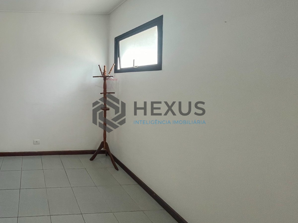 Foto 28 de Apartamento com varanda e lazer completo a duas quadras da Praia das Pitangueiras, Guaruja