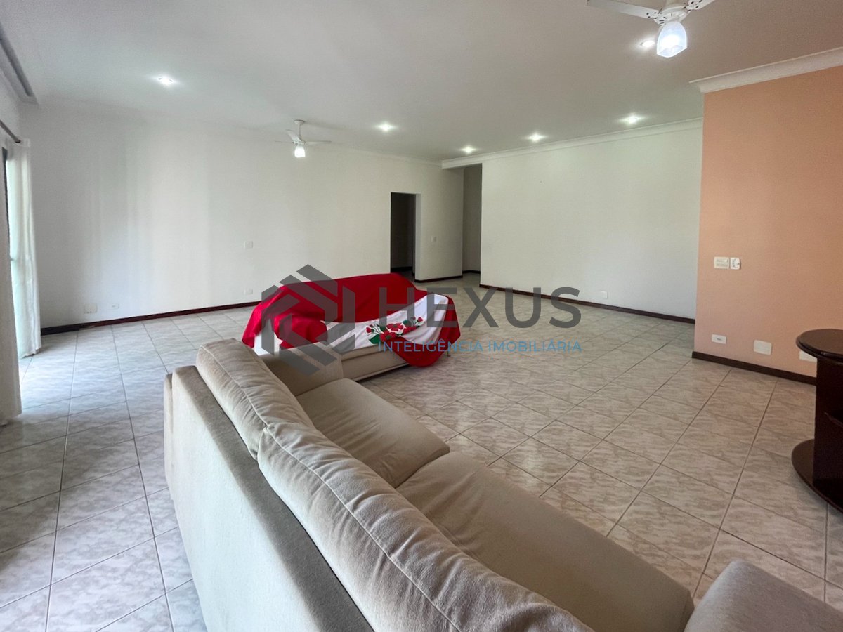 Foto 6 de Apartamento com varanda e lazer completo a duas quadras da Praia das Pitangueiras, Guaruja