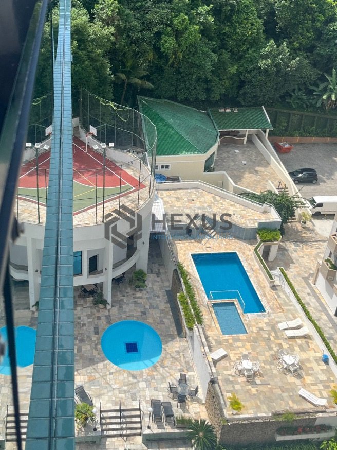 Foto 8 de Apartamento com varanda e lazer completo a duas quadras da Praia das Pitangueiras, Guaruja