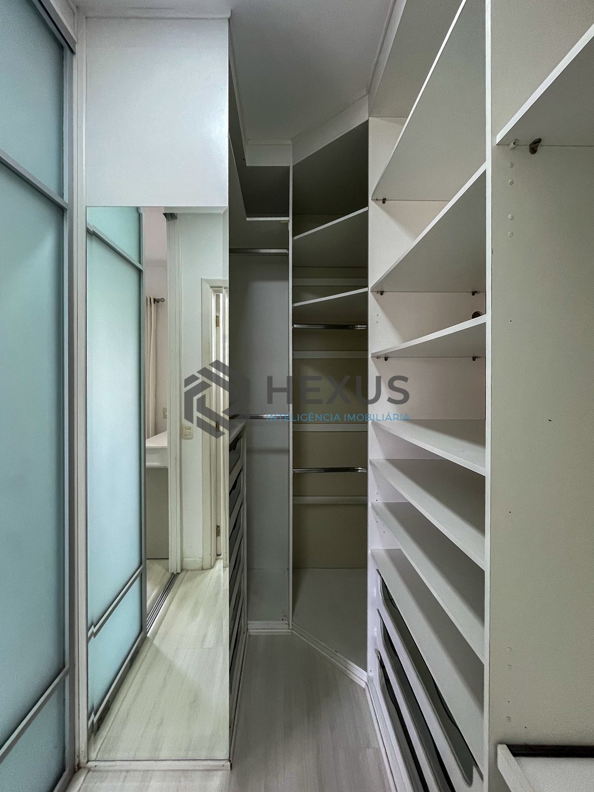 Foto 15 de Apartamento com lazer total, 2 quadras da praia à venda, Pitangueiras, Guarujá, SP