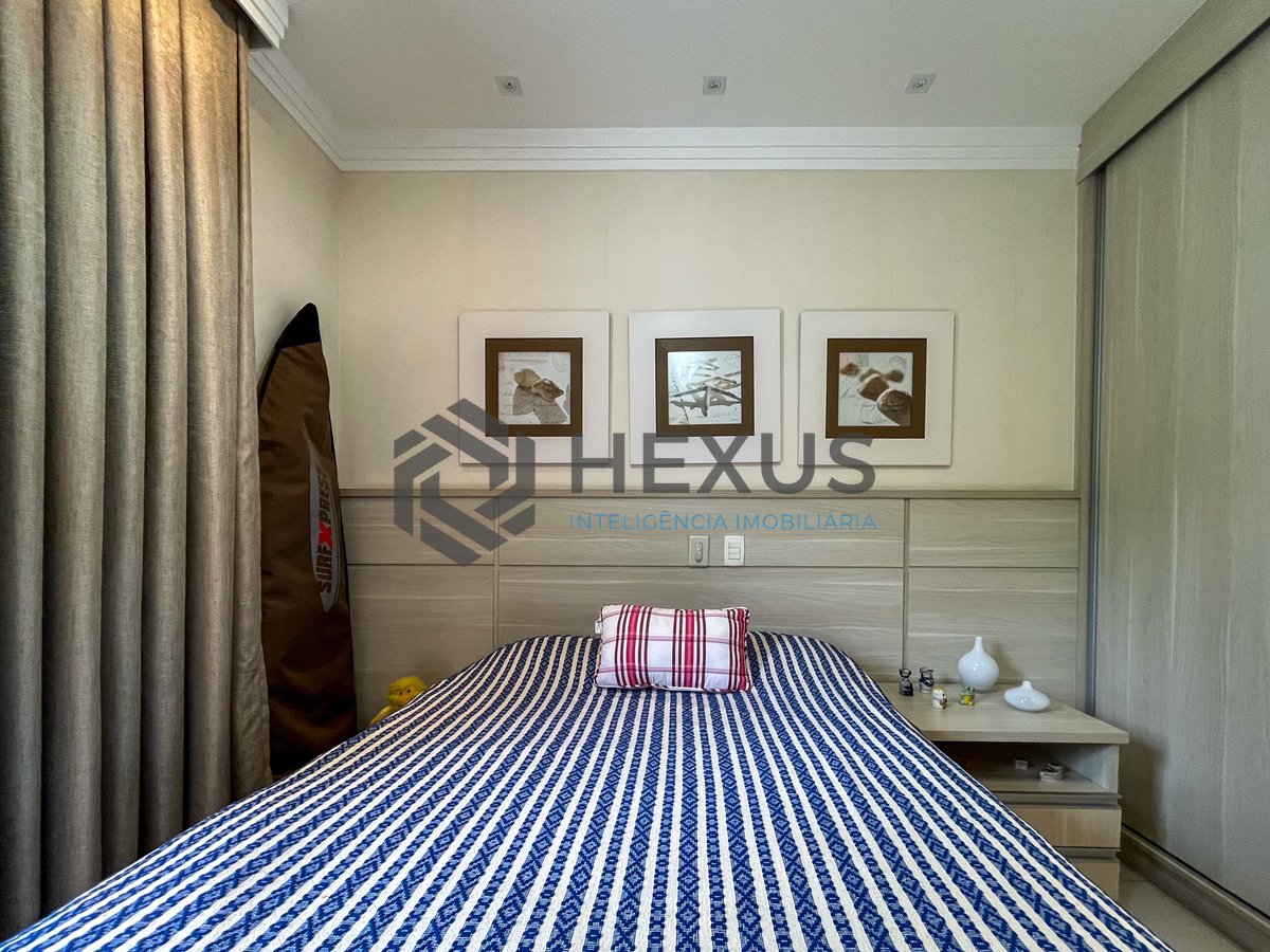 Foto 24 de Apartamento reformado com varanda e lazer completo a duas quadras da Praia das Pitangueiras, Guaruja