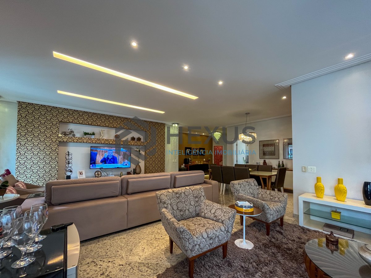 Foto 4 de Apartamento reformado com varanda e lazer completo a duas quadras da Praia das Pitangueiras, Guaruja
