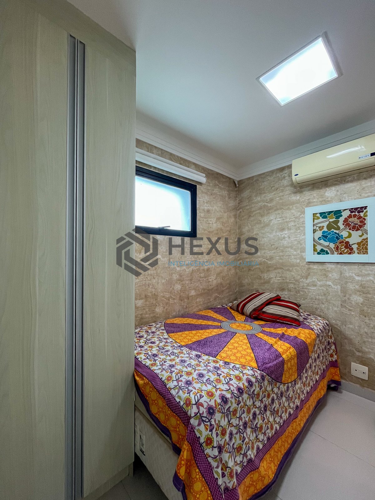 Foto 38 de Apartamento reformado com varanda e lazer completo a duas quadras da Praia das Pitangueiras, Guaruja