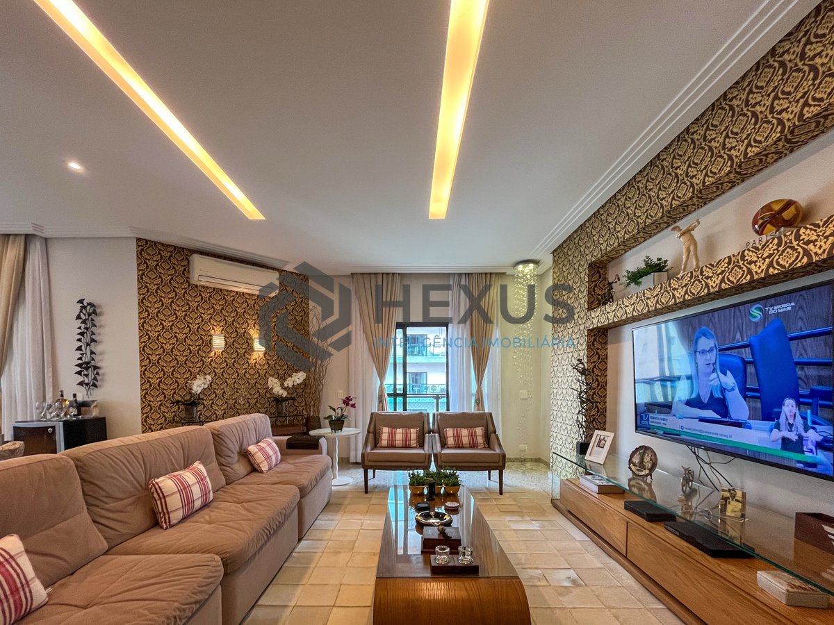 Foto 5 de Apartamento reformado com varanda e lazer completo a duas quadras da Praia das Pitangueiras, Guaruja