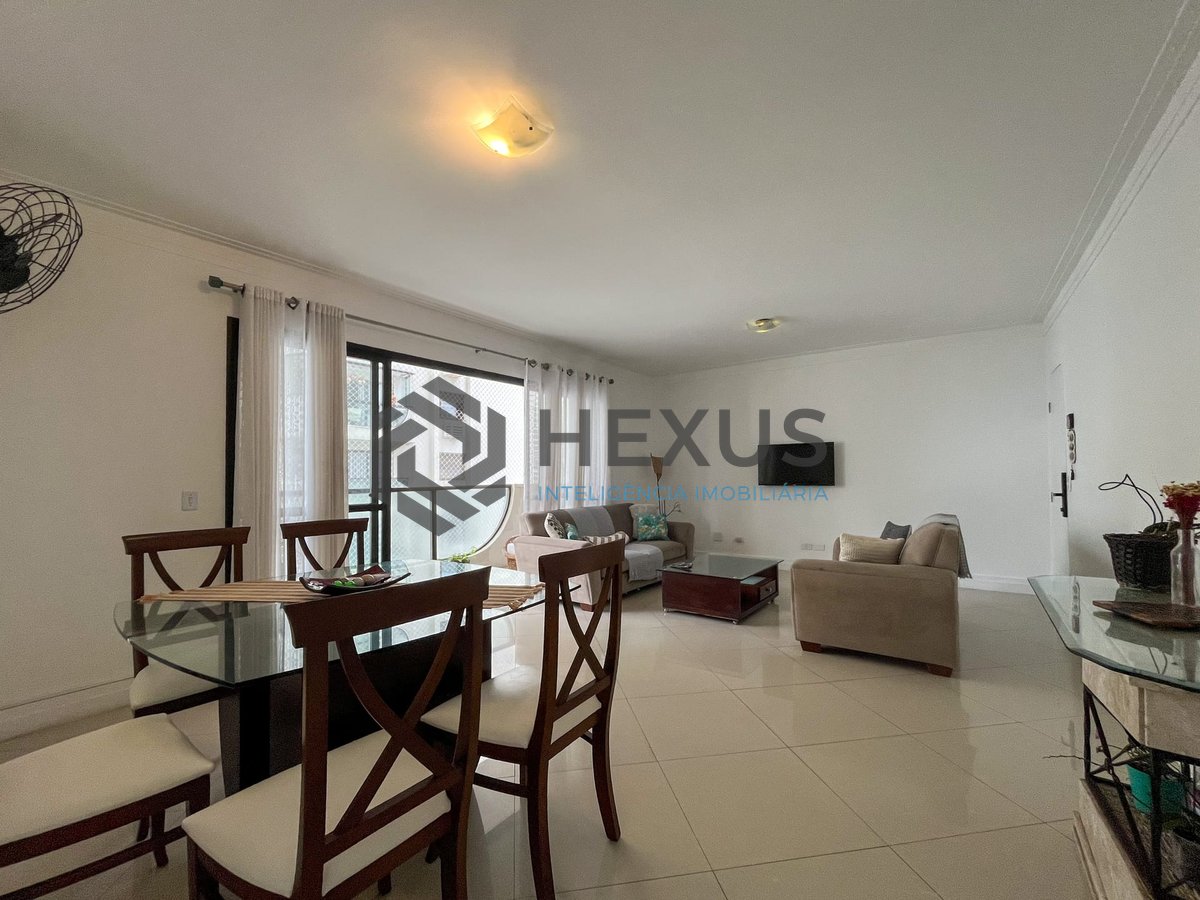 Foto 2 de Apartamento com varanda, vista mar e lazer a duas quadras da Praia das Pitangueiras, Guaruja