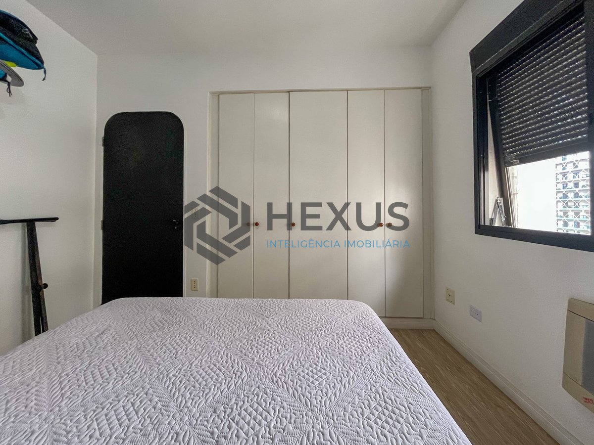 Foto 10 de Apartamento com varanda, vista mar e lazer a duas quadras da Praia das Pitangueiras, Guaruja