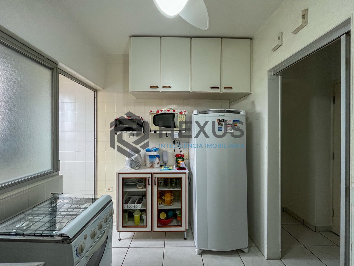 Foto 14 de Apartamento com varanda, vista mar e lazer na Praia das Asturias, Guaruja