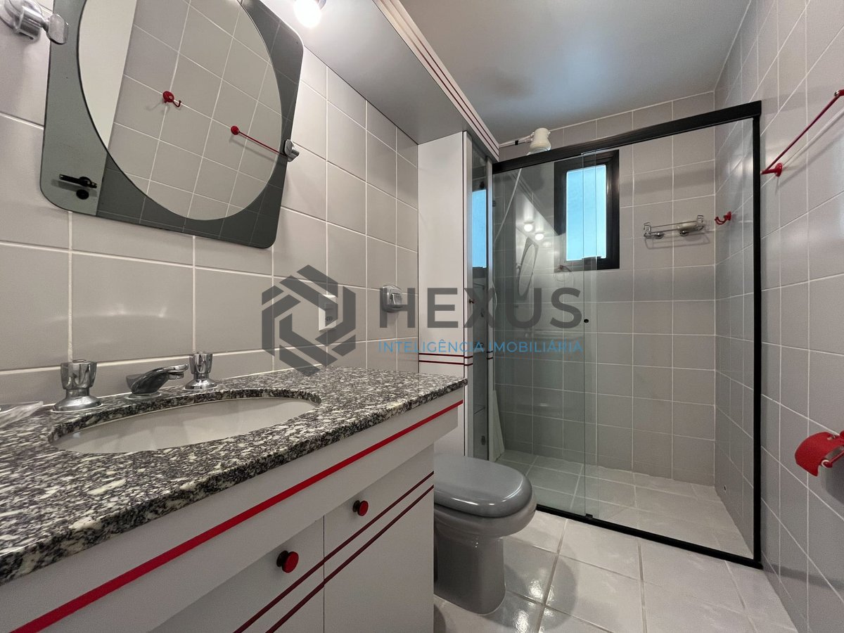 Foto 18 de Apartamento com varanda e lazer na Praia das Pitangueiras, Guaruja
