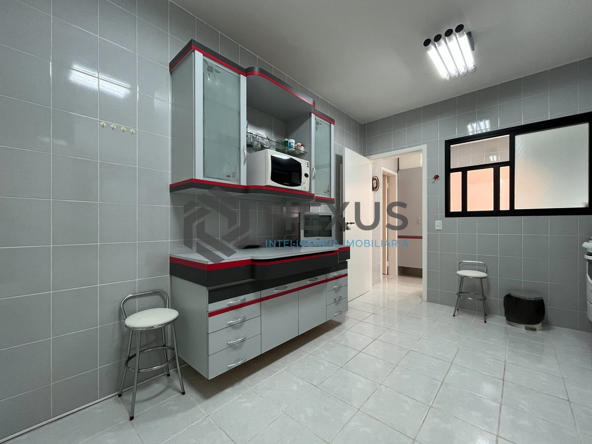 Foto 19 de Apartamento com varanda e lazer na Praia das Pitangueiras, Guaruja