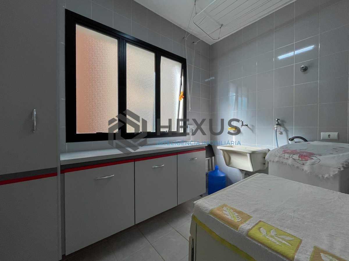 Foto 22 de Apartamento com varanda e lazer na Praia das Pitangueiras, Guaruja