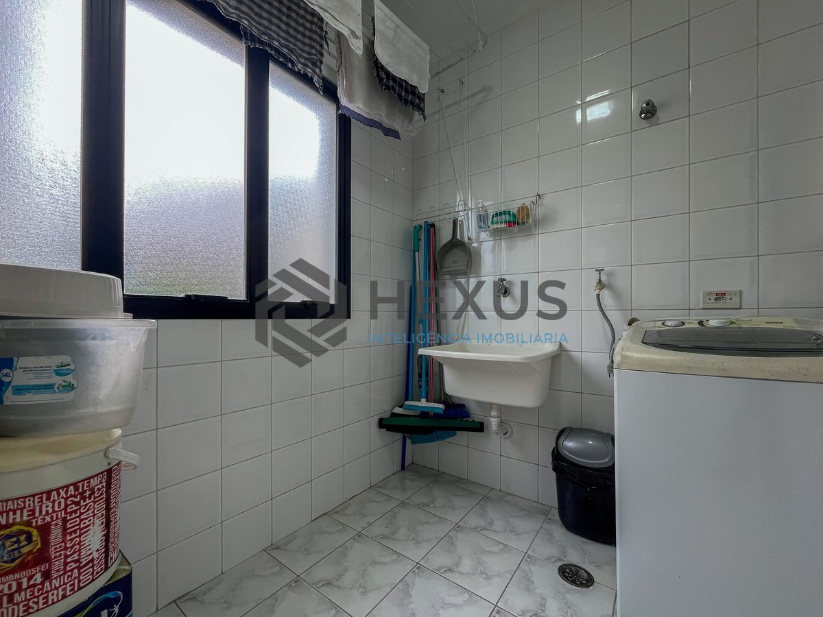 Foto 19 de Apartamento com varanda e lazer na Praia das Pitangueiras, Guaruja