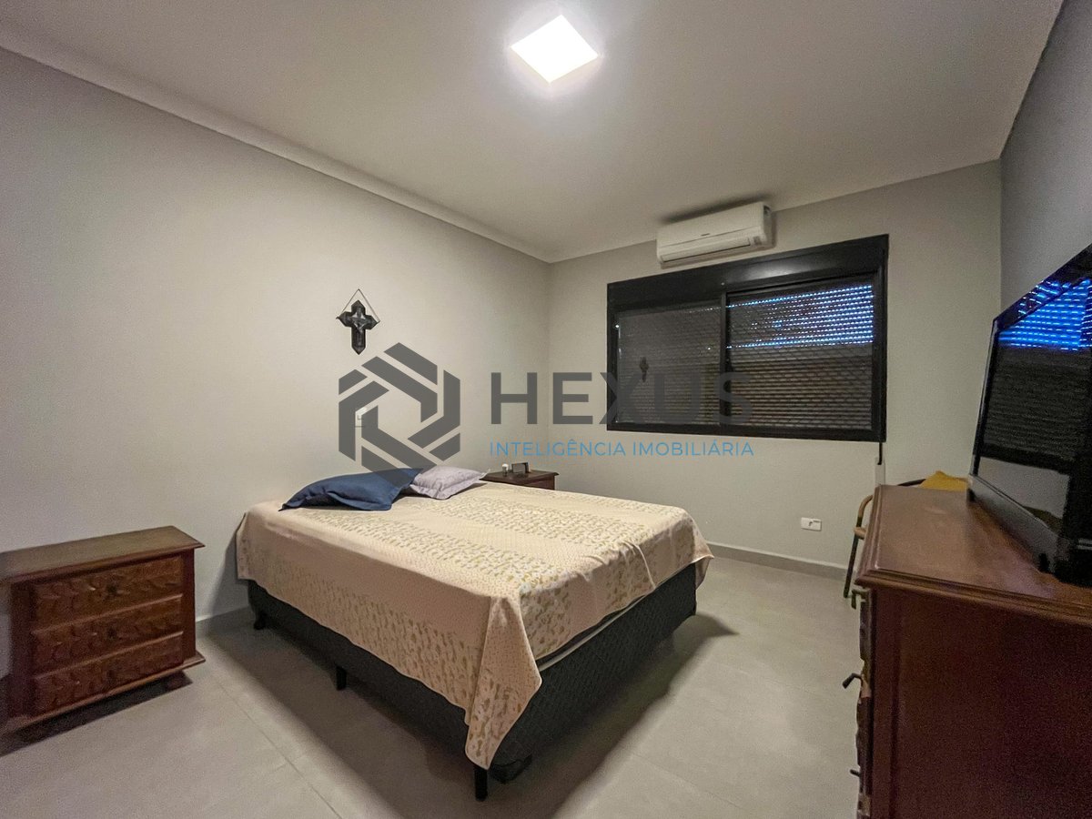 Foto 14 de Apartamento com varanda e lazer na Praia das Pitangueiras, Guaruja