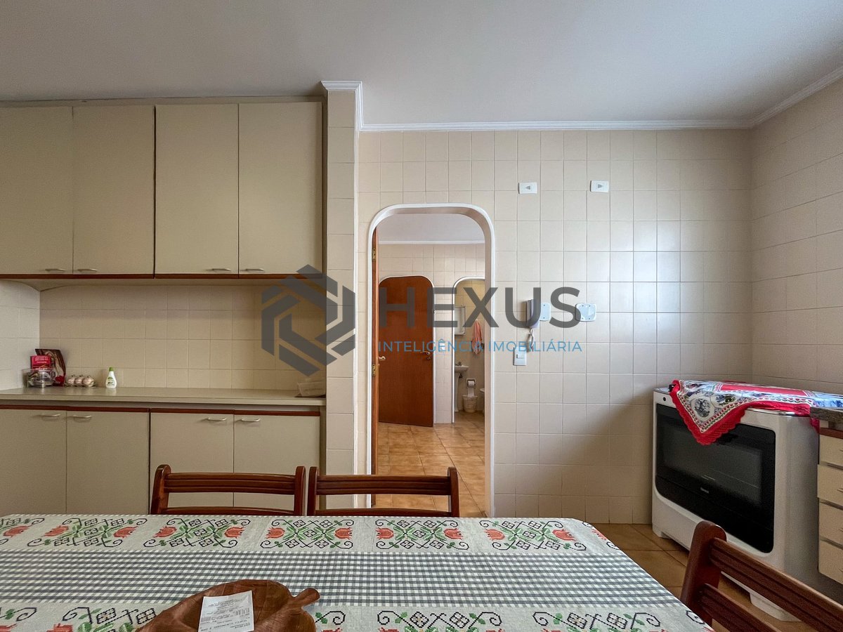Foto 19 de Apartamento com varanda e lazer na Praia das Pitangueiras, Guaruja