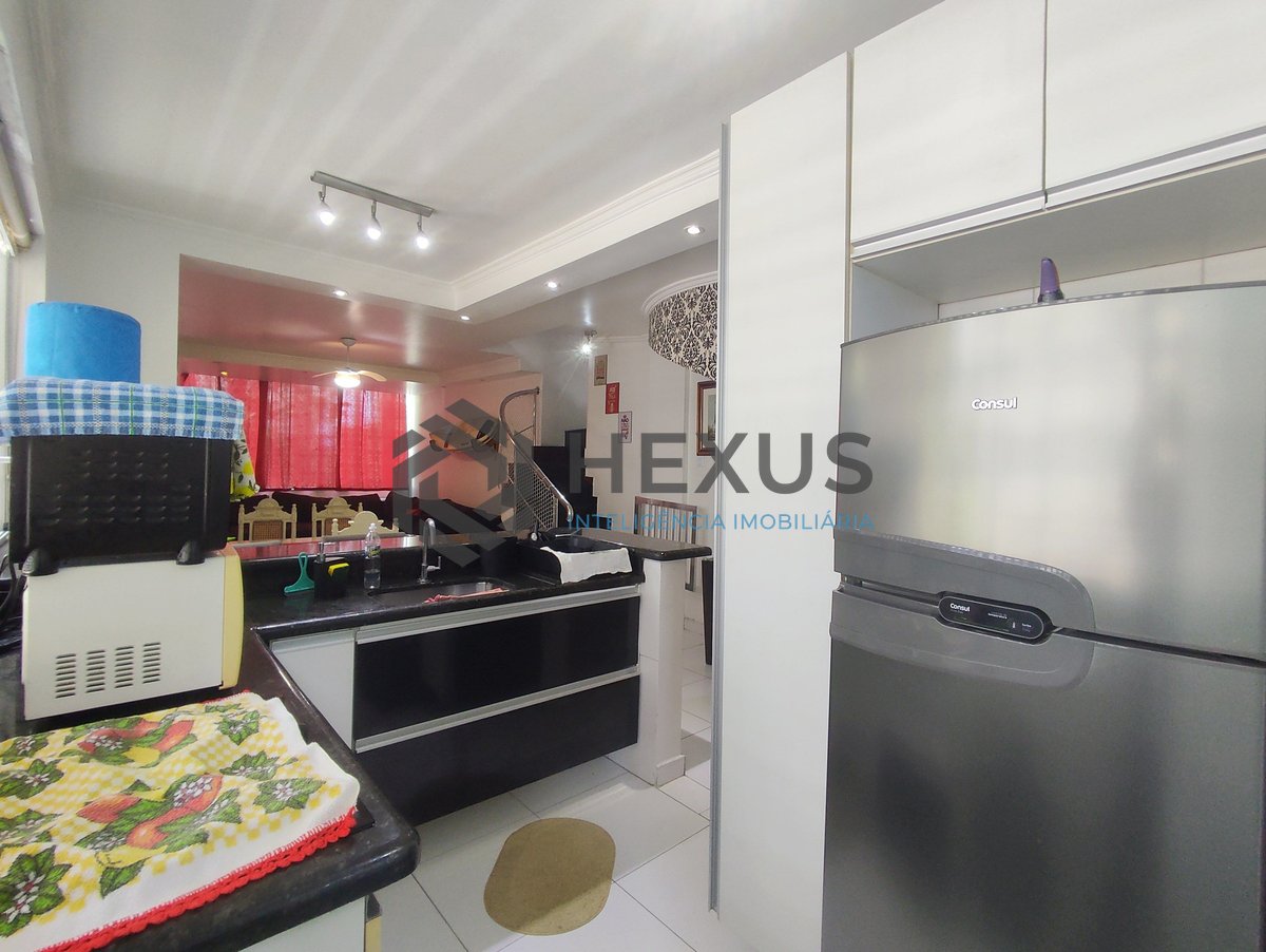 Foto 23 de Apartamento duplex reformado e mobiliado a duas quadras da Praia das Asturias, Guaruja