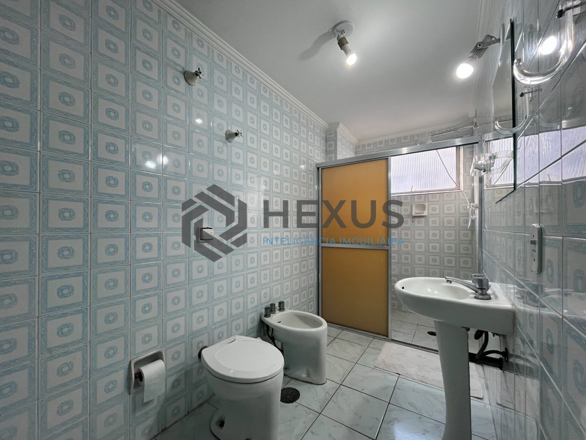 Foto 11 de Apartamento com custo baixo na beira mar da Praia das Pitangueiras, Guaruja